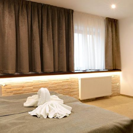 Restaurace A Penzion Pod Hradem Hotel Zlin Luaran gambar
