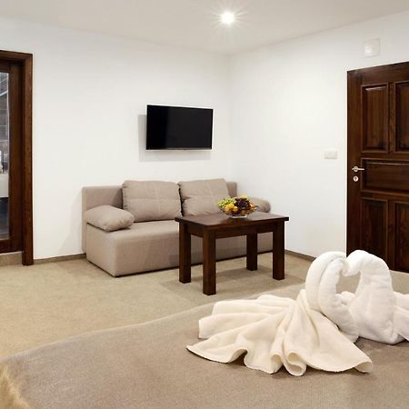 Restaurace A Penzion Pod Hradem Hotel Zlin Luaran gambar