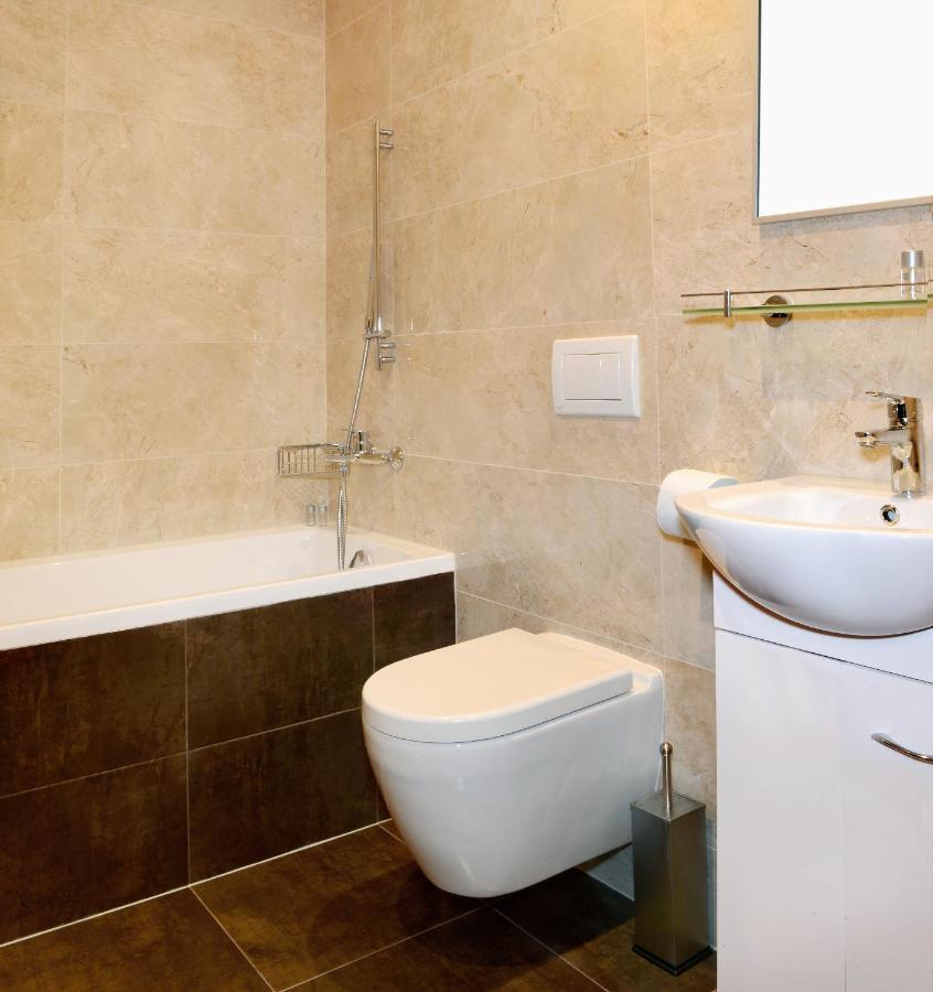 Restaurace A Penzion Pod Hradem Hotel Zlin Luaran gambar