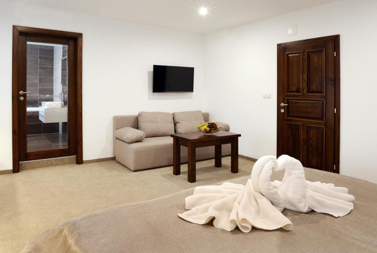 Restaurace A Penzion Pod Hradem Hotel Zlin Luaran gambar